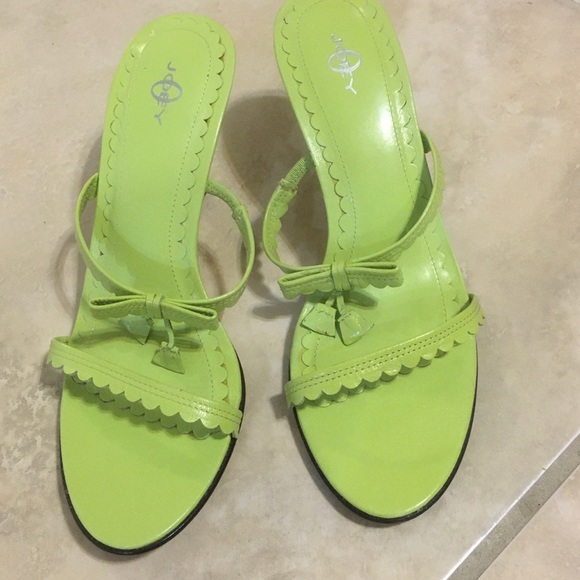 Joey O Green Strappy Rikrak Trim Preppy High Heel Sandals 6 EUC - Picture 1 of 8